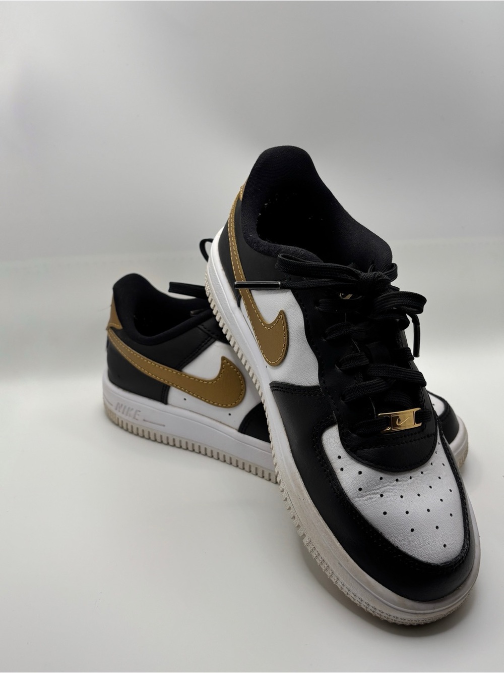 Nike Force 1 Low Lace — Black, White & Gold Size 3Y
